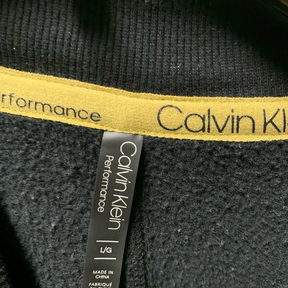 sweatshirt - Picture 2 of 3